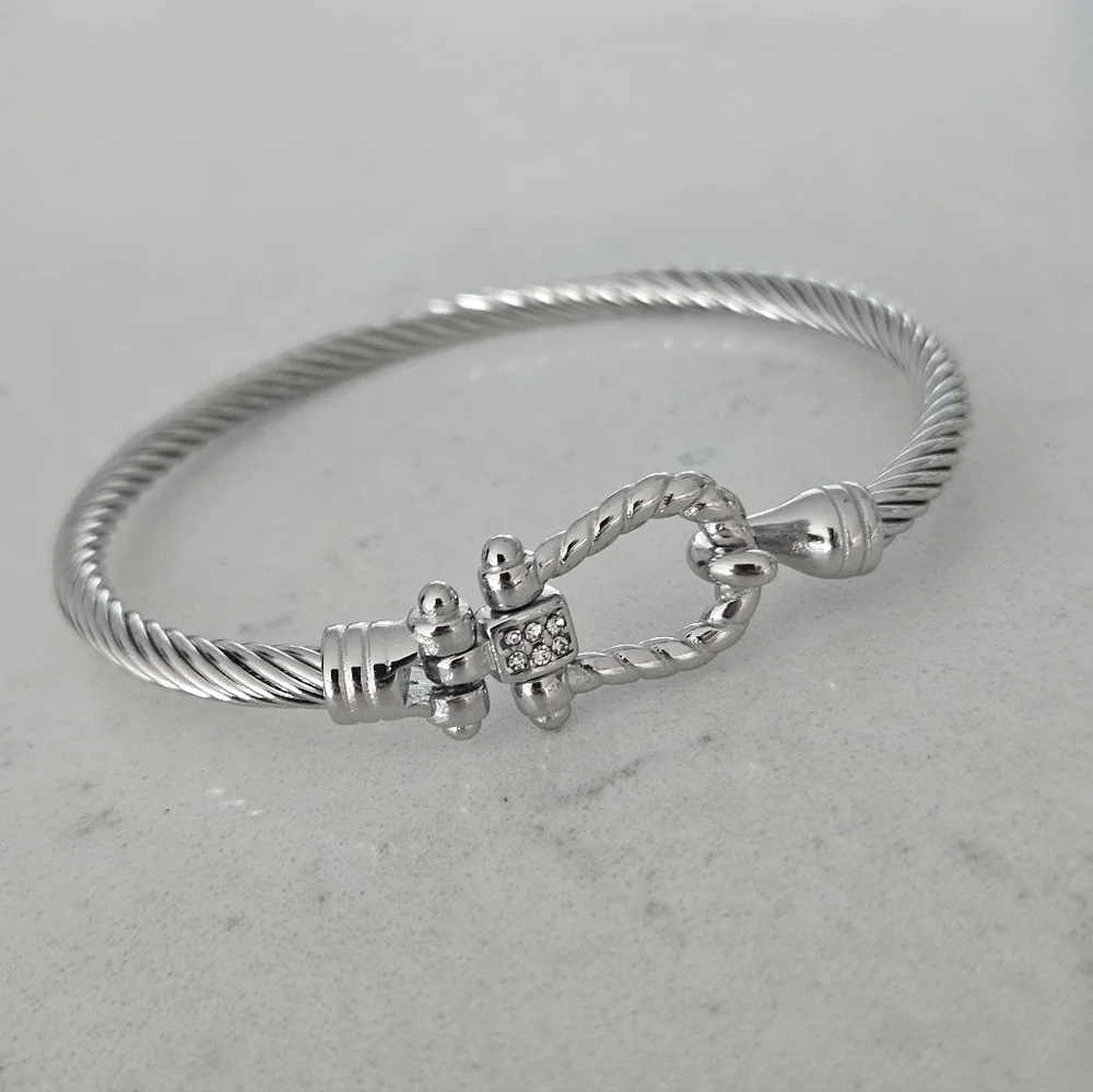 NEW 18KGP Stainless Steel Horseshoe Hook Cable Bangle